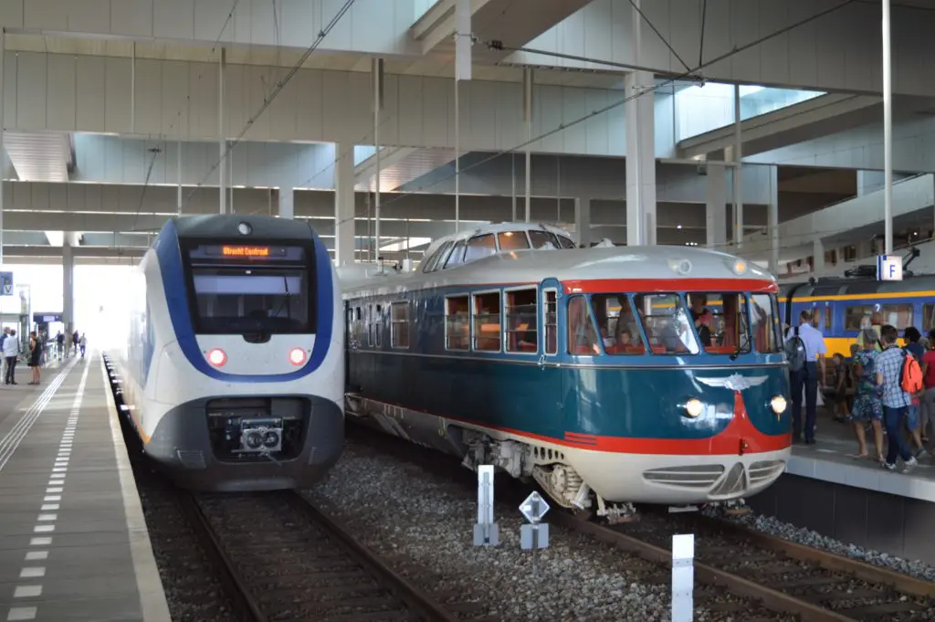 Langs Nederlandse spoorlijnen