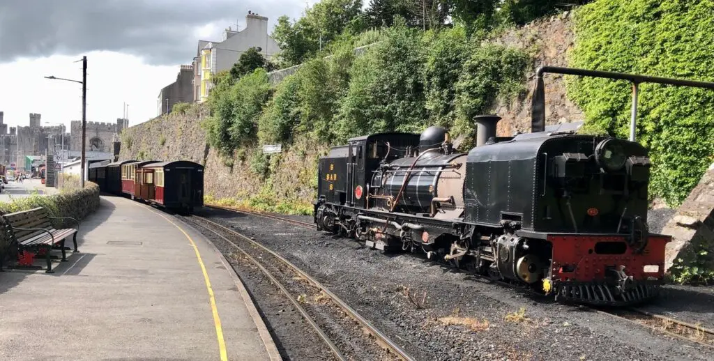 Caernarfon - SAR 87 rangeert en neemt water