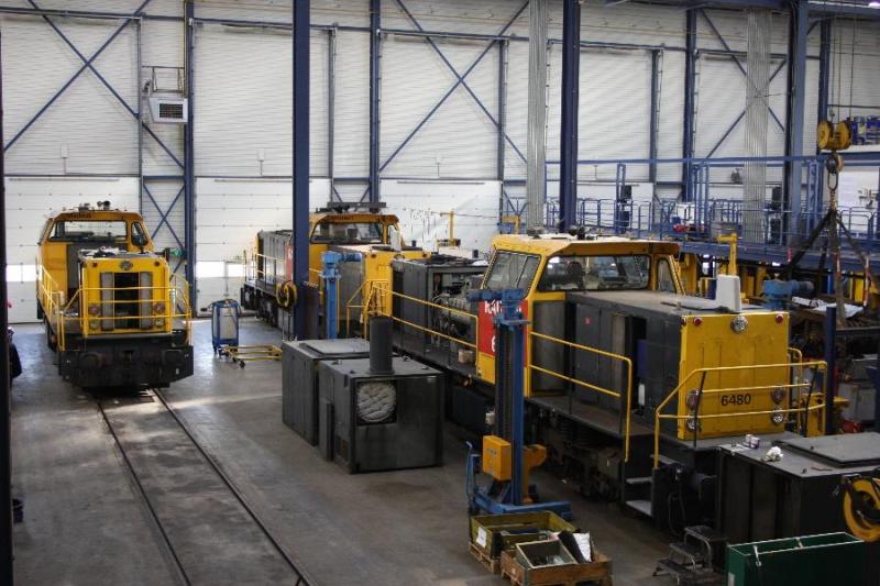 Met een oude bus naar een nieuwe werkplaats