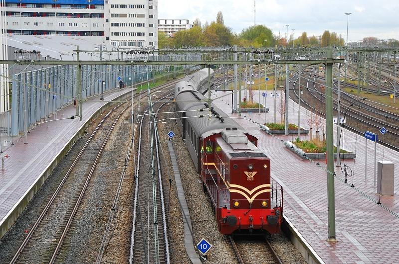 Koningsdag: met de 2225 naar Moerdijk, Oss en Utrecht