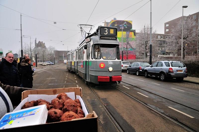 Oliebollenrit: met de 794, de 586 en de 602 door Amsterdam