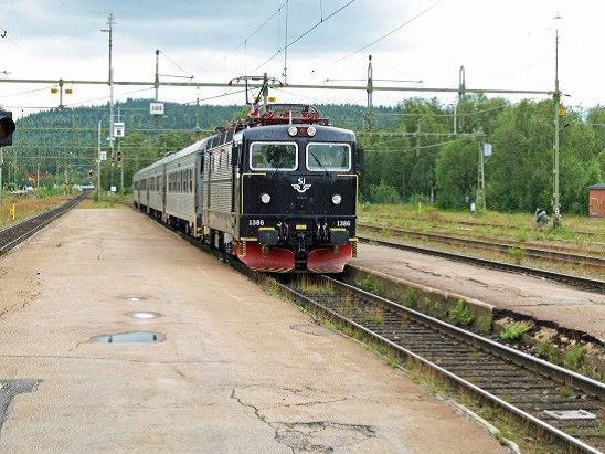 13:30 uur Buitenpost, Door Lapland en langs de  fjorden van Stockholm naar Oslo