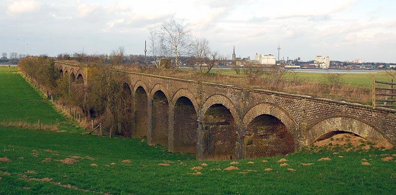 Van sneue lijntjes en verdachte dijkjes