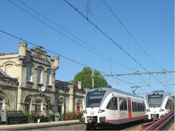 Spoortijden en Stations