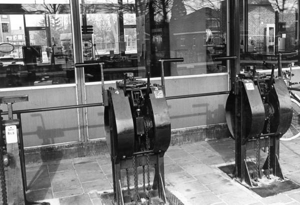 3. Windwerken t.b.v. de bediening van twee overwegen te Emmen d.d. 17 april 1983