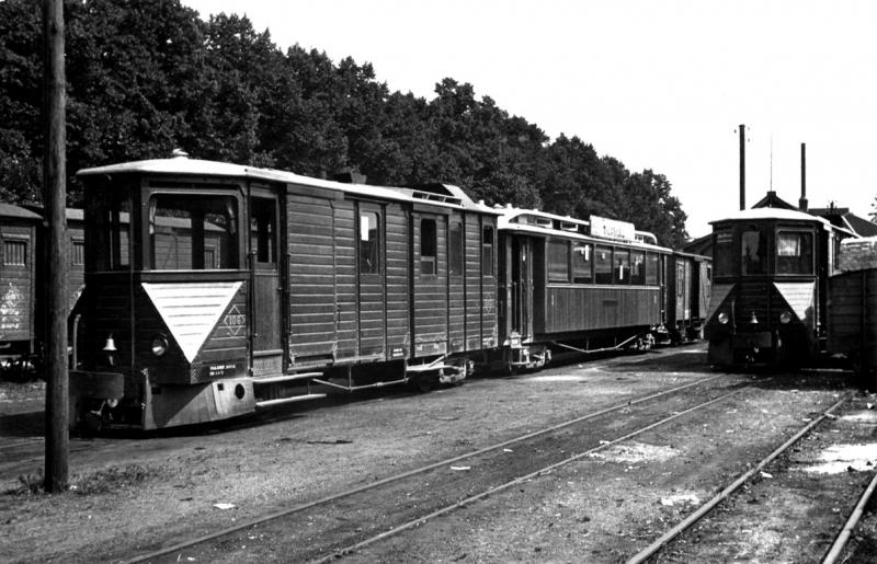 12 MBS DI (EL 106 + AB143) op het remiseterrein te Venlo, 30 juni 1936. (verz. MBS)
