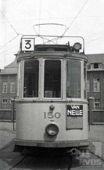 Motorwagen 150 werd gefotografeerd op het terrein van de remise Lijsterbesstraat. Voor de oorlog heeft er ook een lijn 3A bestaan, die voornamelijk in de wintermaanden reed en een ander noordelijk eindpunt had.