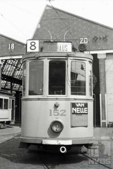 Deze Scheveningse lijn werd uiteraard uit de remise Scheveningen geëxploiteerd. Deze remise uit het begin van de 20e eeuw staat op de plek waar voorheen het machinegebouw annex remise van de accutrams zich bevond. Deze remise is nog steeds in gebruik.