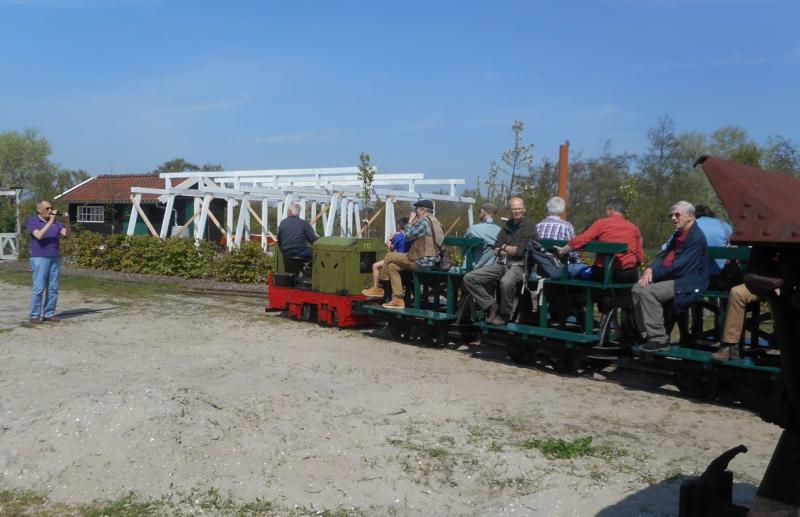 Ook kan men met weer een ander treintje mee naar de remise. Het locomotiefje is een representant van de trekkrachten die in allerlei bedrijven werden gebruikt. Het museum bezit een grote verscheidenheid aan dit soort kleine industrie-locjes.