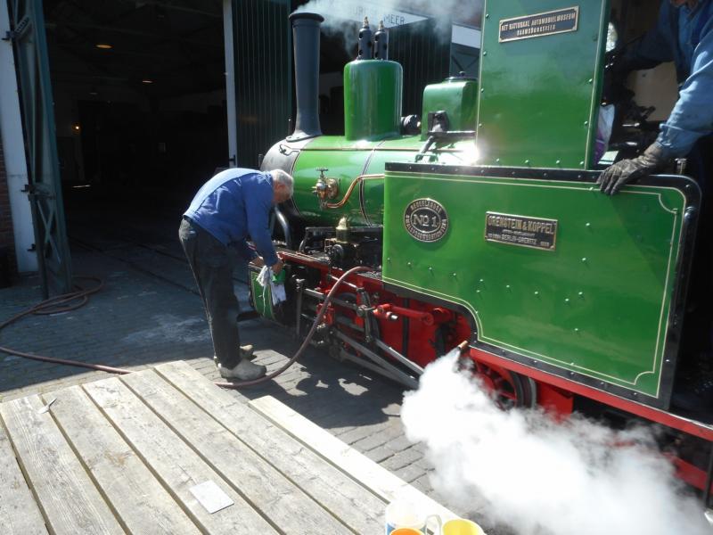 Ook moet de loc nog gesmeerd worden.