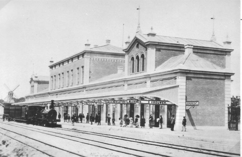 trein van de SS met locomotief 24 klaar voor vertrek naar Breda.