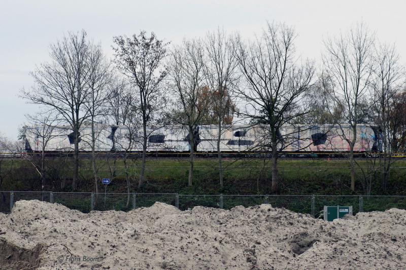 Eén Amsterdamse Zilvermeeuw-metro werd niet gesloopt. Diemen, opstelspoor Verrijn Stuartweg 21 november 2016