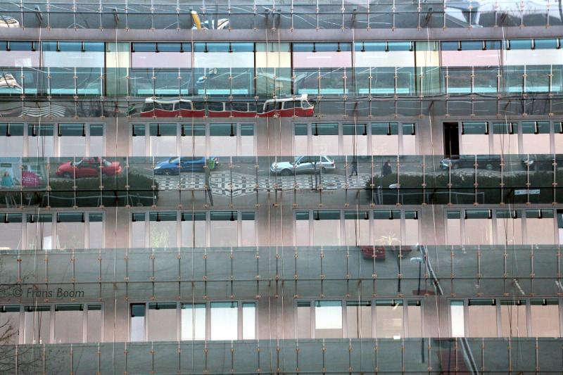 Praag. De foto is vanuit de tram gemaakt. 24 maart 2015