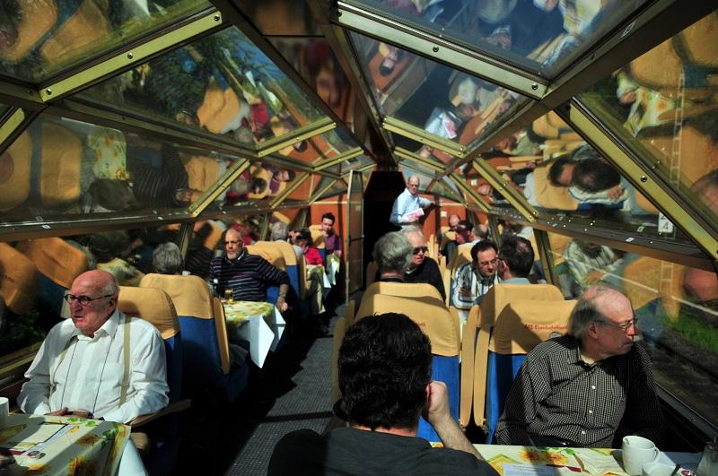 In 2012 werd op 30 april het 15-jarige bestaan van de SNE gevierd met een rondrit per Rheingold langs de Rijn. Een hapje en een drankje in de uitzichtwagen vormden toen natuurlijk het summum van reisgenot.