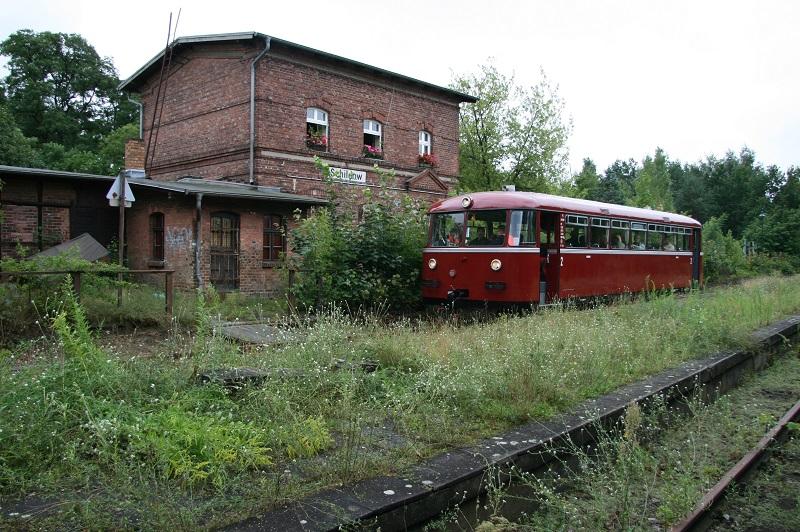 Excursietrein op de Heidekrautbahn in station Schildow op 18 juli 2009.