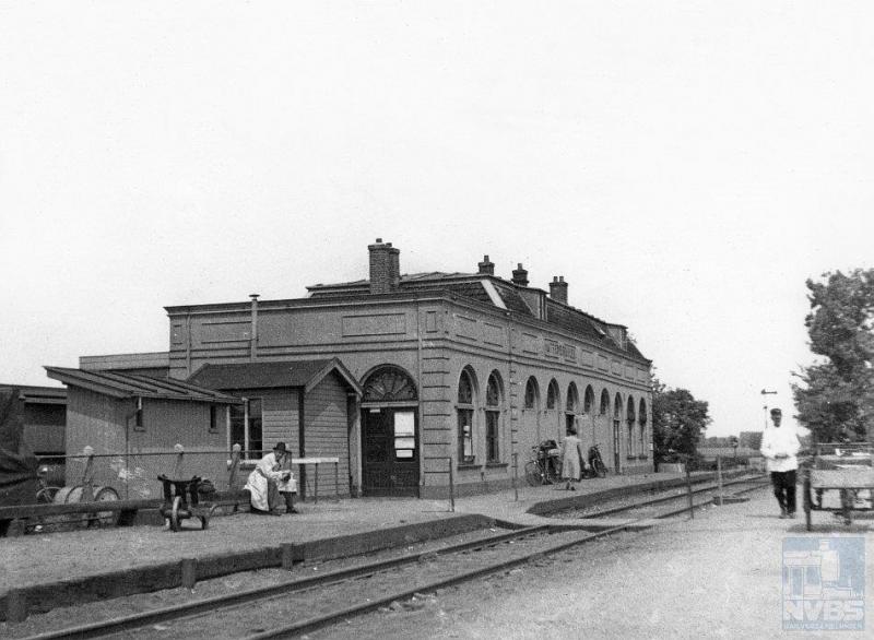 Het typische station van Hattemerbroek kende een revival, toen het op 1 juni 1940 weer opengesteld werd voor reizigers.