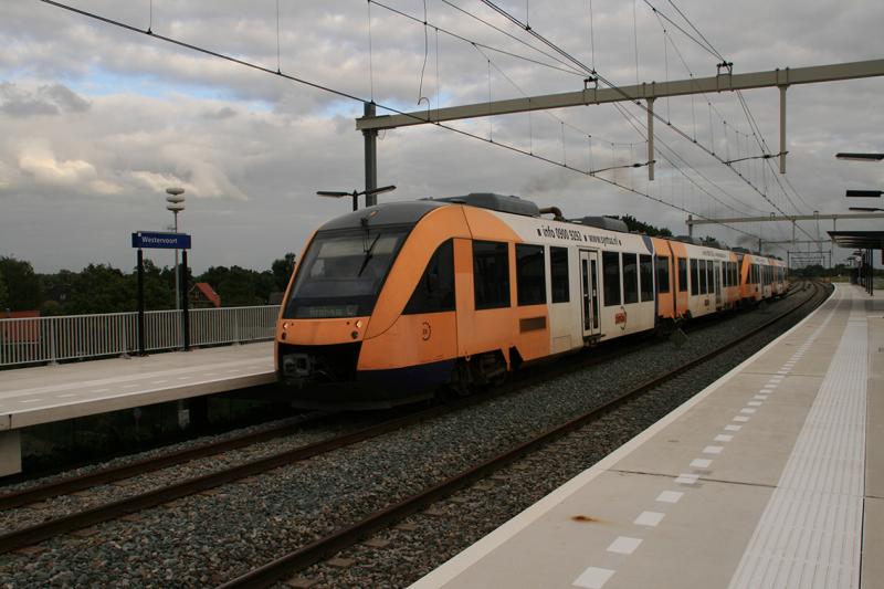 De eerste jaren na de heropening van de reizigersdienst stopten in Westervoort de treinen van Breng en van Syntus.