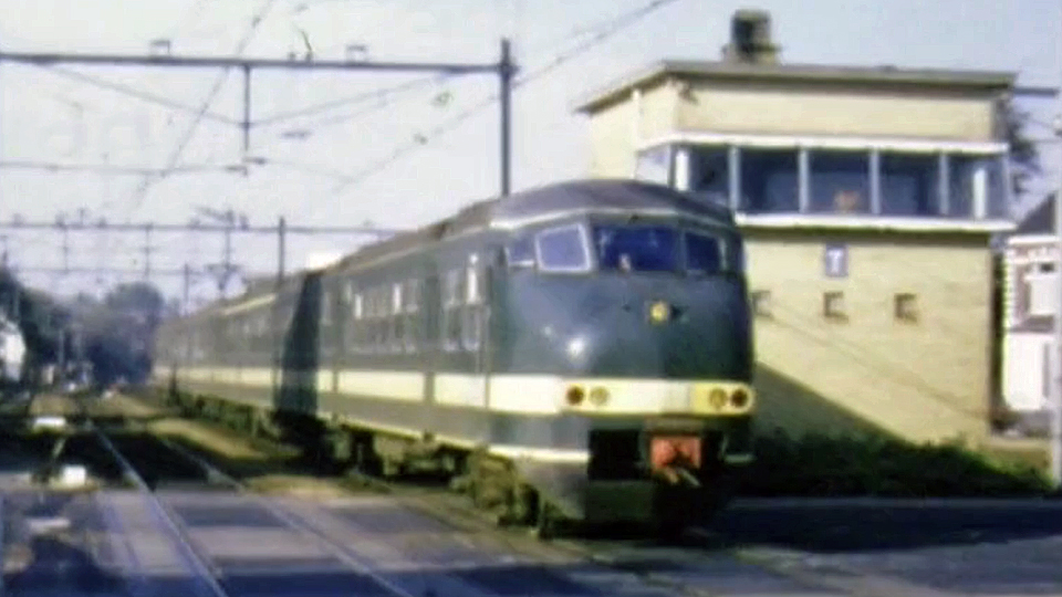 Station Hilversum in 1971 en 2000