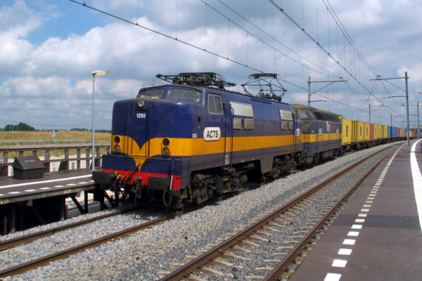 Elektrische Locomotieven In Het Goederenvervoer - NVBS